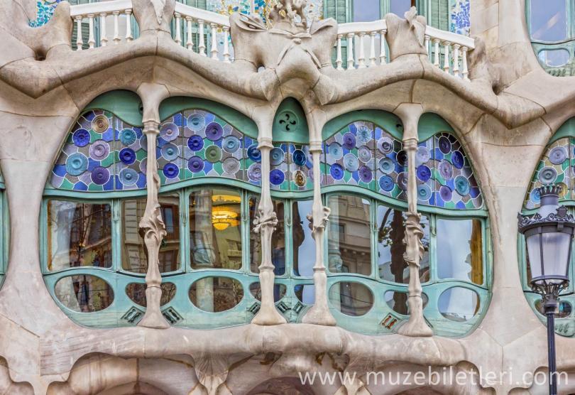 Casa Batllo Dış Cephesinden detaylar - Casa Batllo Bilet Türleri ve Rehberi, Barselona, İspanya