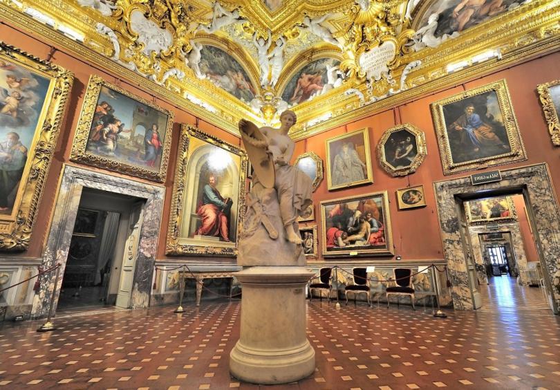 Pitti Sarayı ve Palatine Galerisi