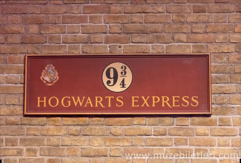 Platform 9¾ - Tren İstasyonu - Harry Potter Stüdyo Turları