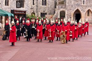 Windsor Sarayı'nda Nöbet Değişim Töreni