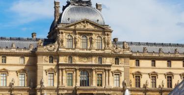 Louvre Müzesi - Sully Kanadı'nın dışarıdan görünümü