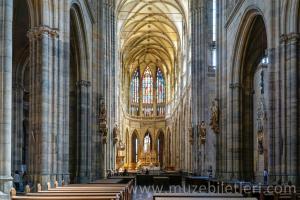 Aziz Vitus Katedrali'nin İçi - Prag Kalesi