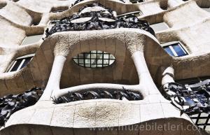 Casa Mila (La Pedrera)'nın Balkonlarından detayları