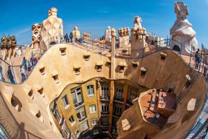 Casa Mila'nın (La Pedrera) Çatısından Detaylar - Antoni Gaudi, Barselona, İspanya.