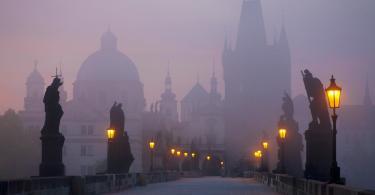 Karl Köprüsü, Charles Bridge - Şafak Vakti. Prag Kalesi