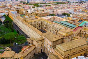 Vatikan Müzeleri'nin havadan görünümü - fotoğraf Aziz Petrus Bazilikası'ndan çekilmiştir.