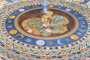 Yunan Haçı Salonu - Athena büstlü taban mozaiği