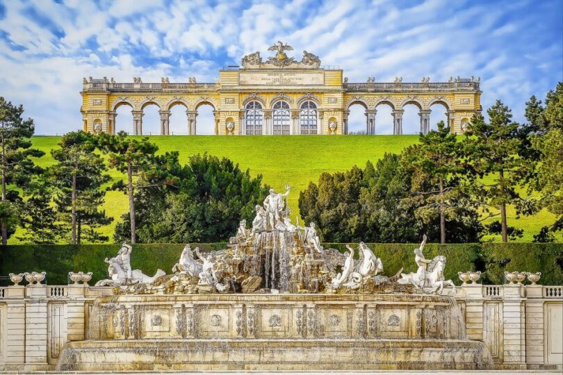 Schönbrunn Sarayı