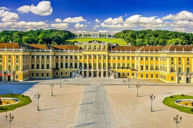 Schönbrunn Sarayı